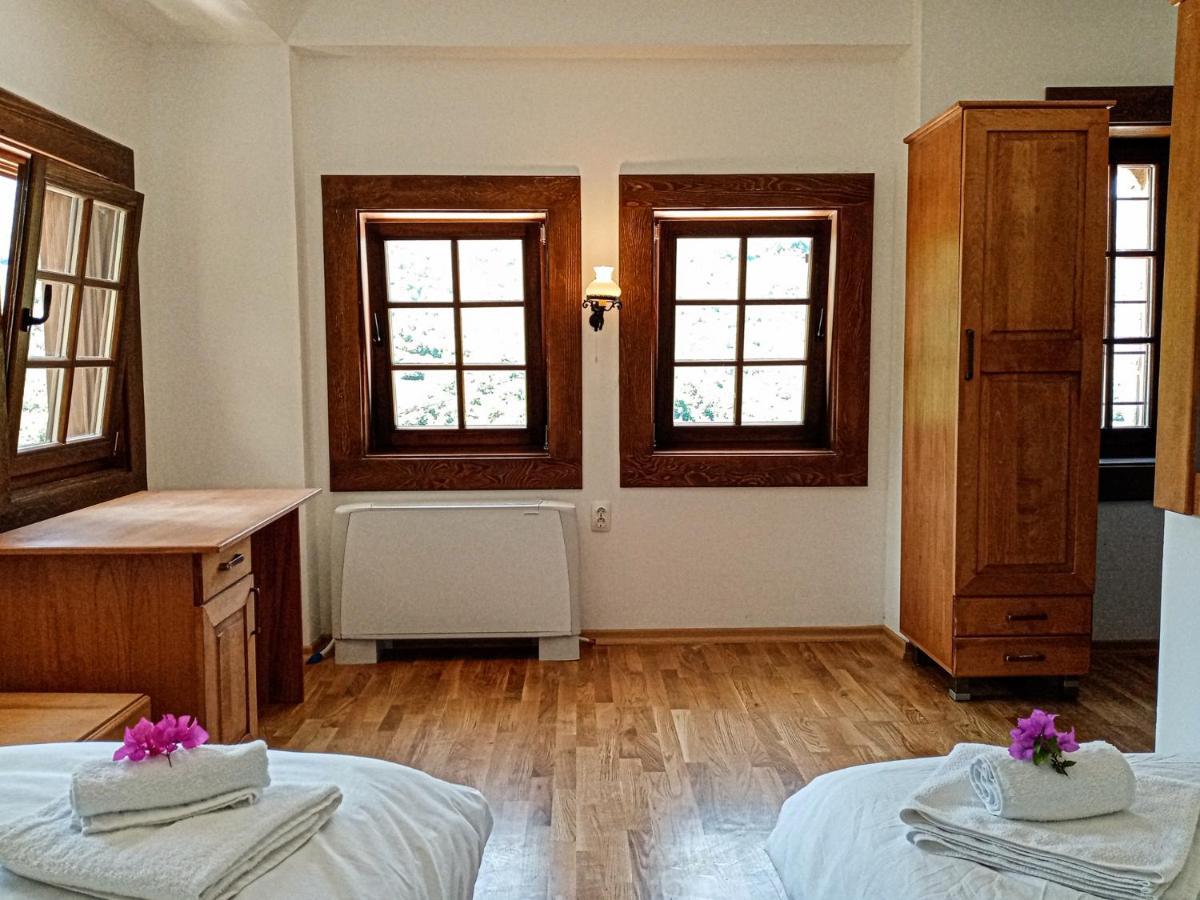 Guest Mansion, Гостински Палат Rostusa 외부 사진