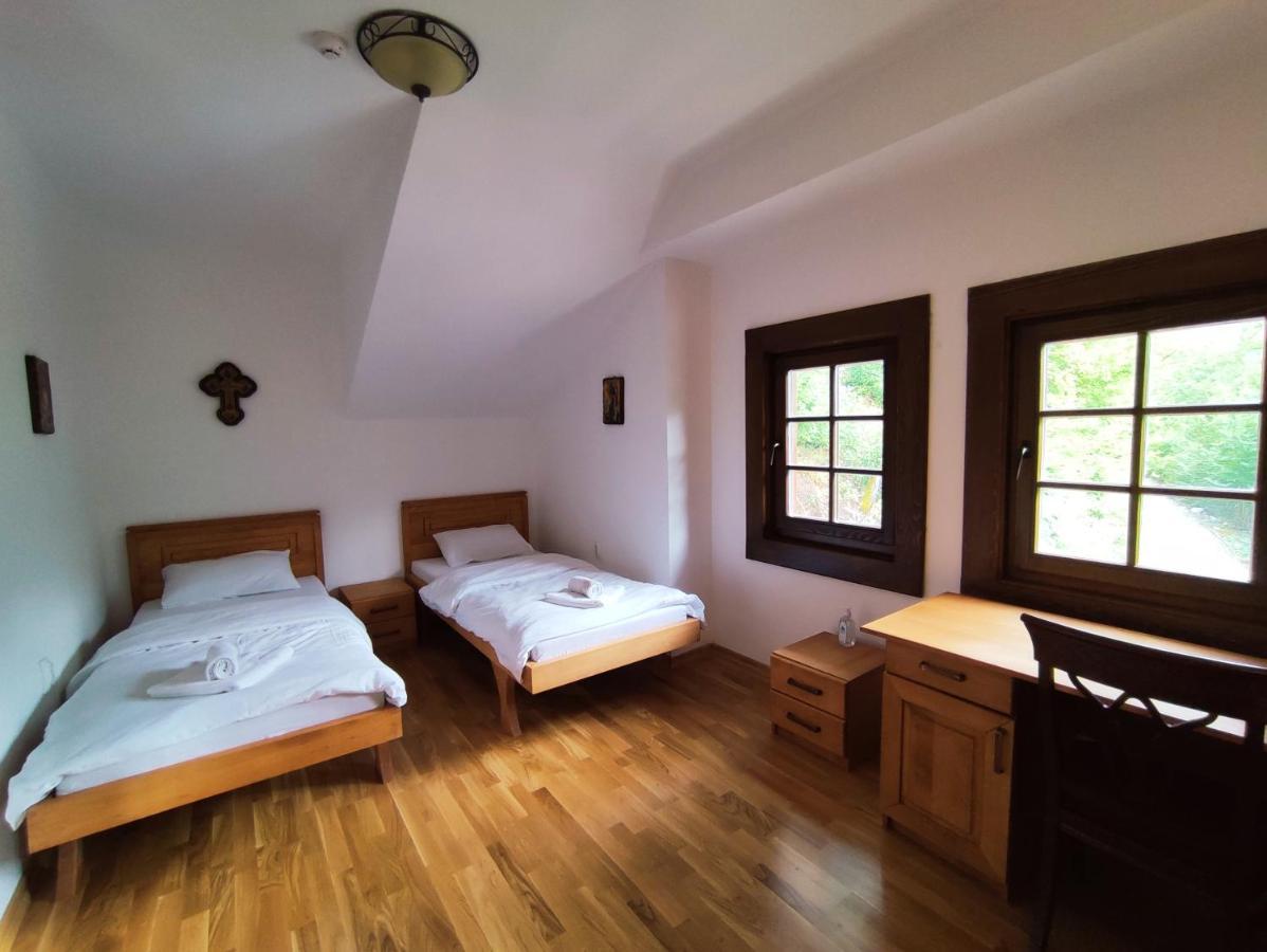 Guest Mansion, Гостински Палат Rostusa 외부 사진