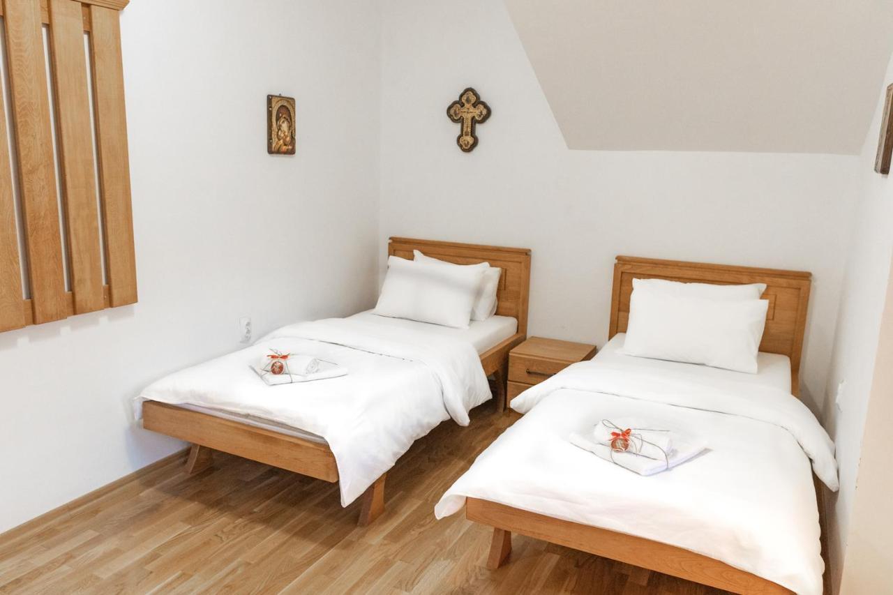 Guest Mansion, Гостински Палат Rostusa 외부 사진